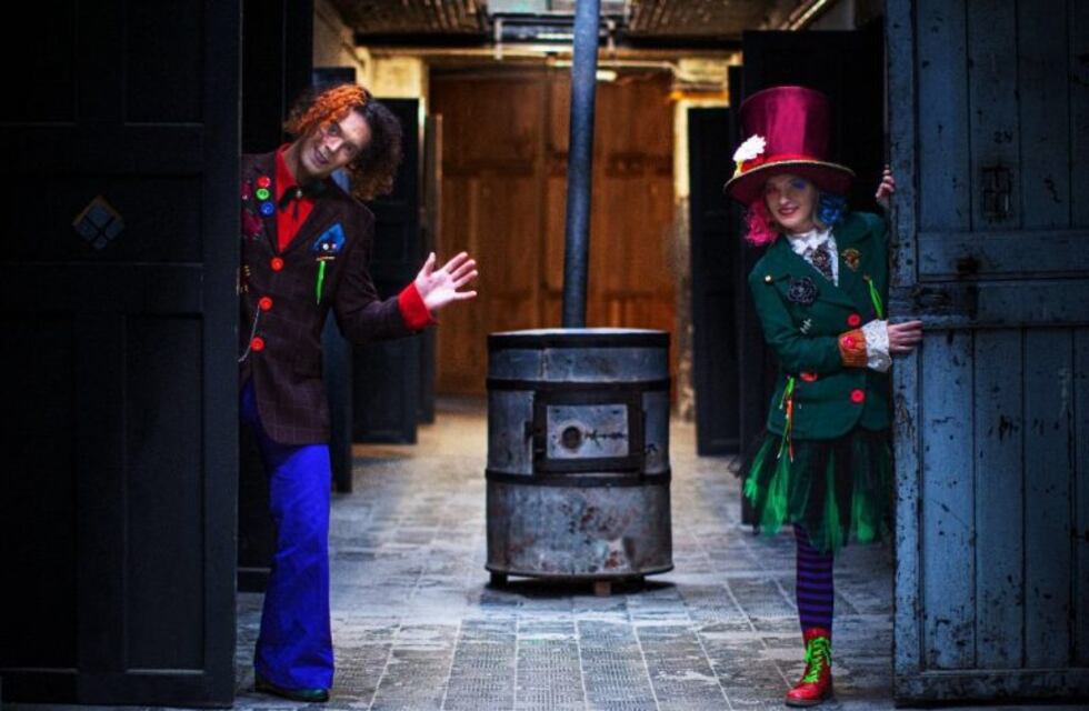 El grupo "Sin cordones" lanza el videoclip "Abuela zombie" y Municipalidad te invita a su estreno