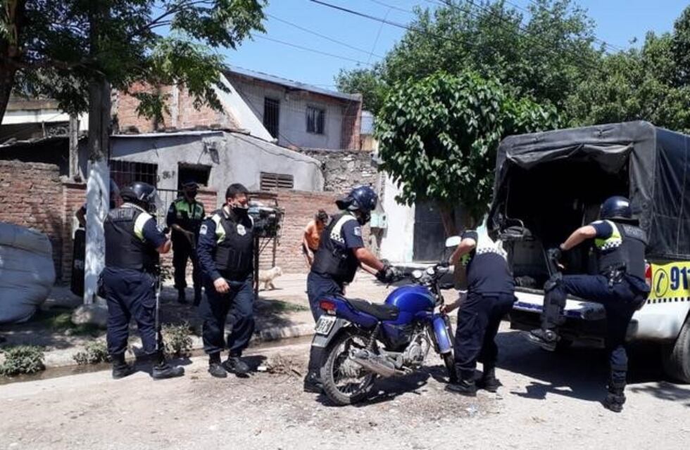 11 demorados en una riña de gallos