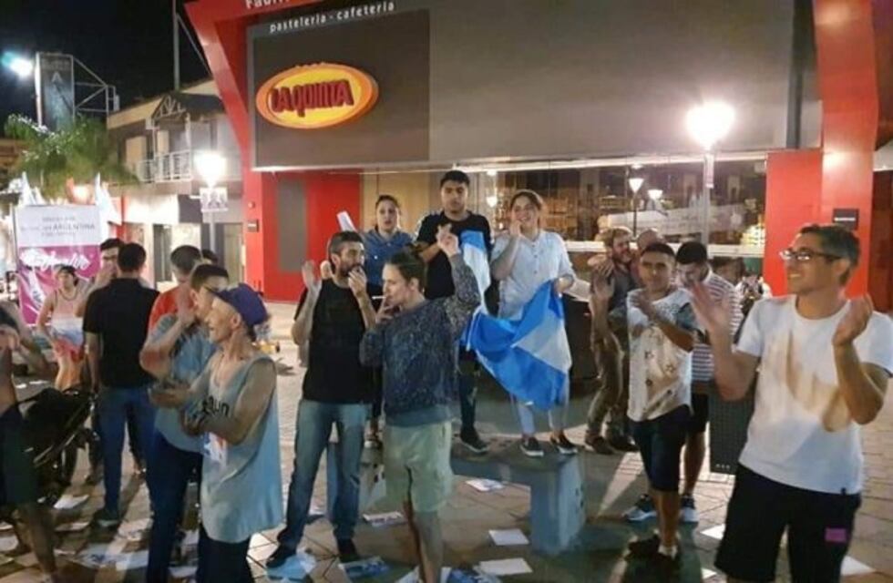 Los festejos en Carlos Paz por el triunfo de Alberto Fernández