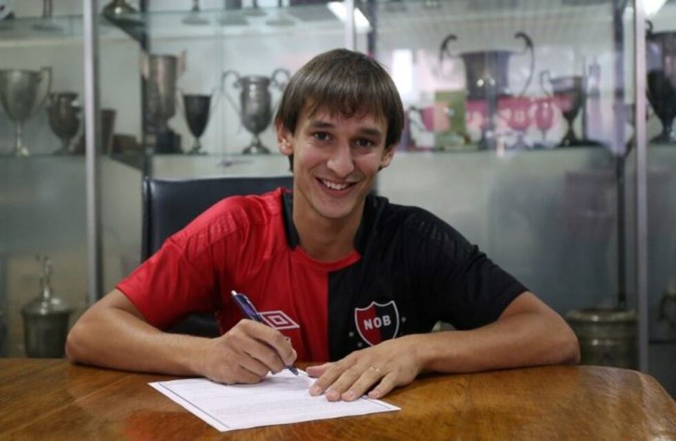 Bíttolo firmó contrato y ya es oficialmente jugador leproso