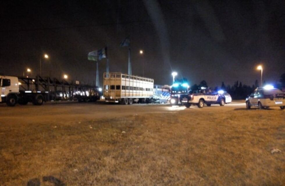 Chocó contra un camión y quedó en estado reservado