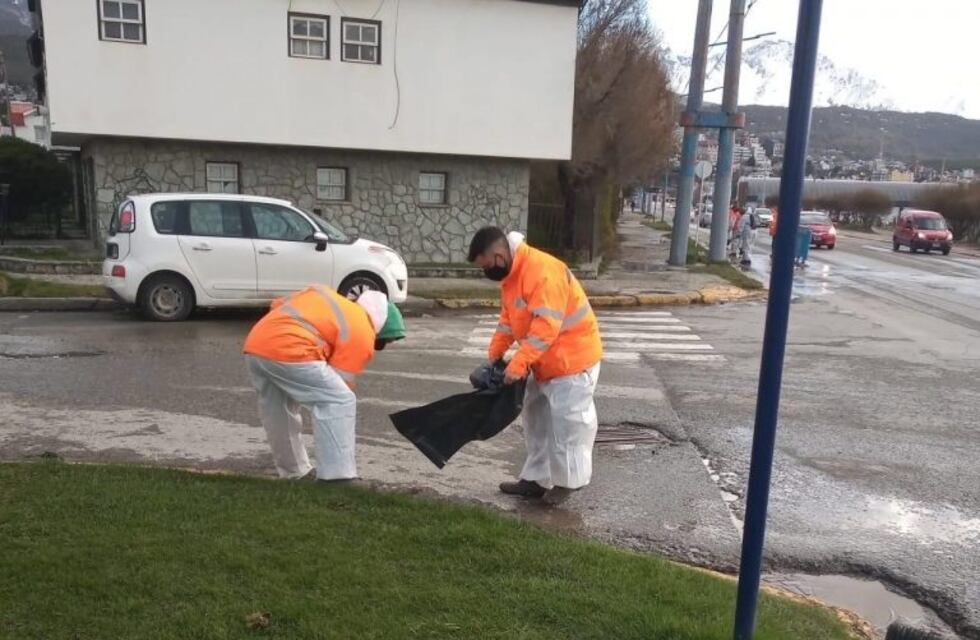 Ushuaia: continúan los trabajos de limpieza de calles y veredas
