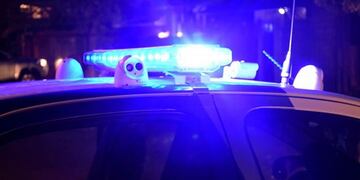 Una mujer iba llegando a su casa cuando vio a dos ladrones salir de ella