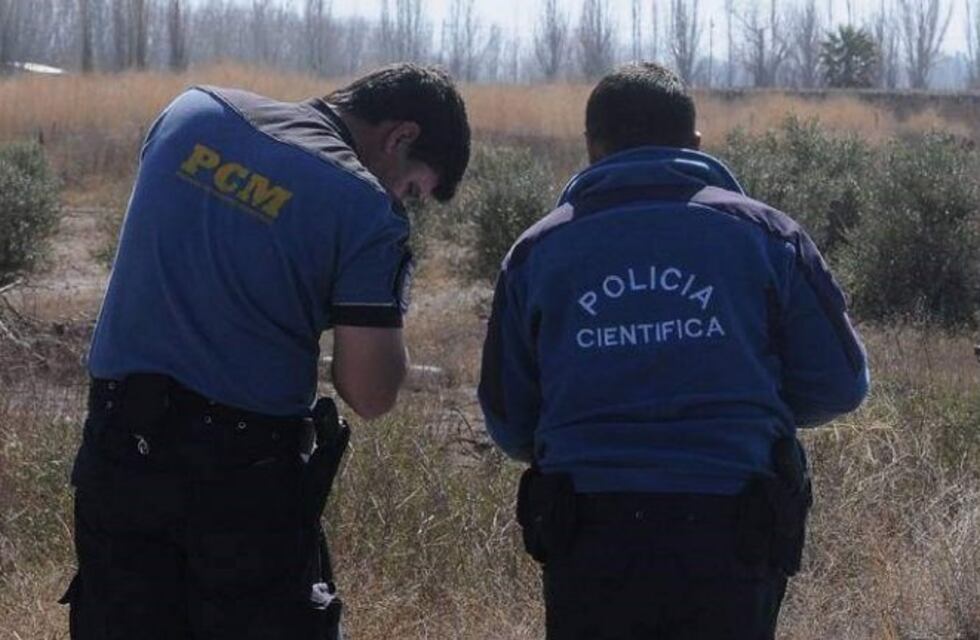 Murió tras chocar contra un camión cisterna