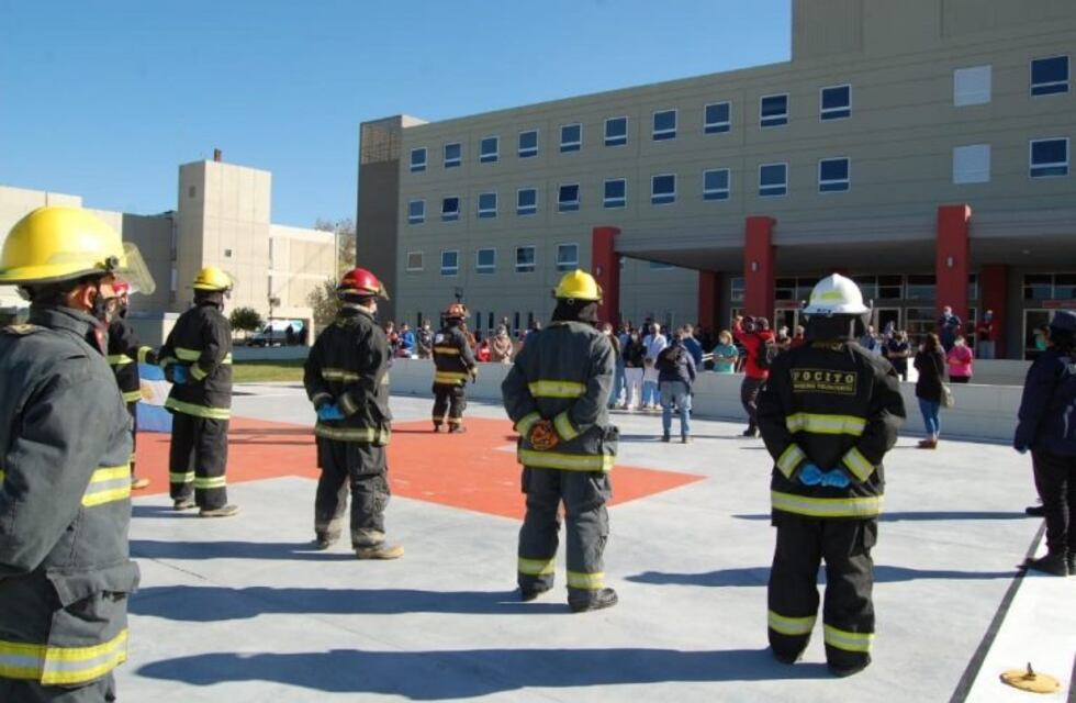 Bomberos sanjuaninos homenajearon a los médicos de la provincia