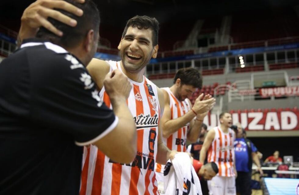 Las felicitaciones del técnico de Atenas al Instituto finalista