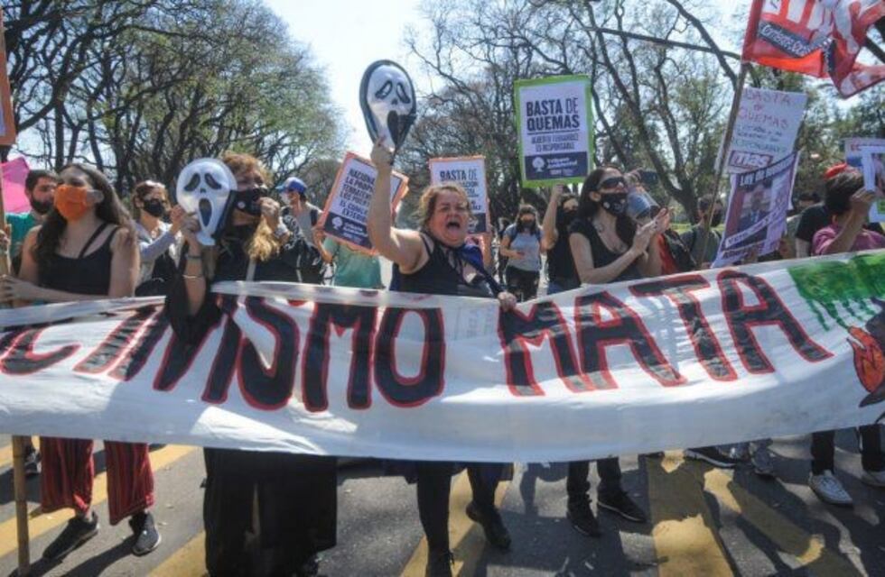 Alberto Fernández pidió "ser implacables judicialmente" con los que incendian las islas