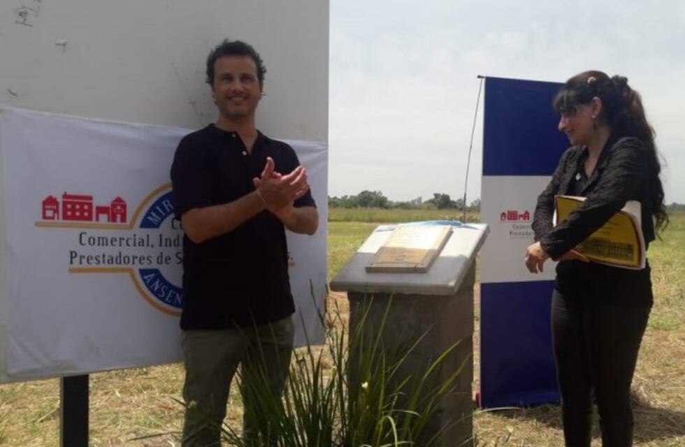 Se descubrió una placa en Miramar al cumplirse 150 años de la Academia Nacional de Ciencias