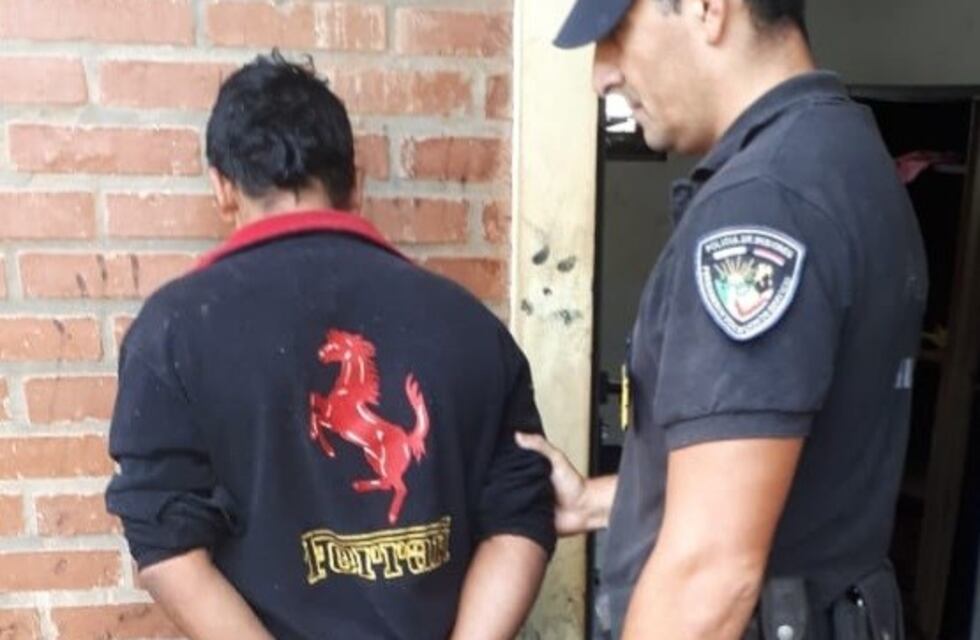 Adolescente muere de una puñalada en Posadas y hay un hombre detenido
