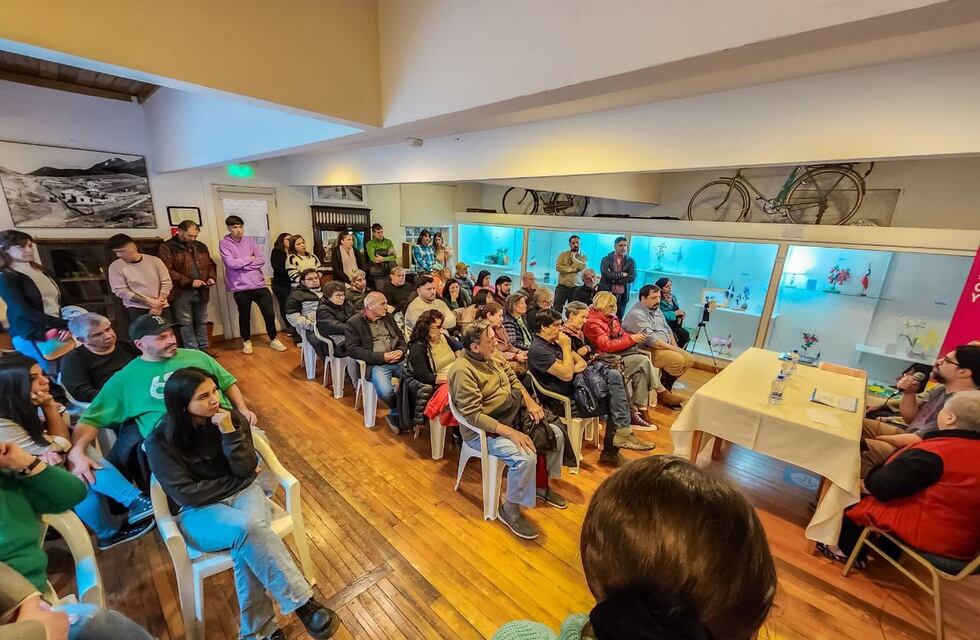 Ushuaia: charla homenaje “Recordando Nuestra Historia”