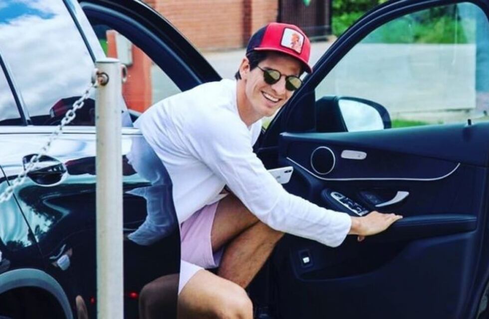 Cuarentena hot: un futbolista mostró su computadora y una pestaña lo delató