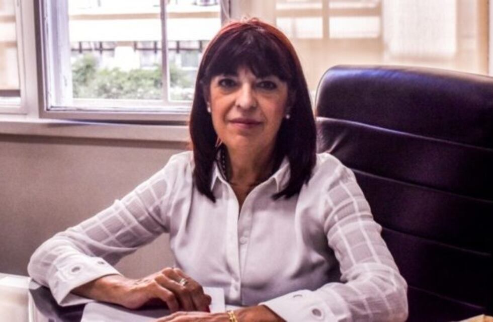 La Presidente del Colegio de Farmacéuticos se presenta en Necochea