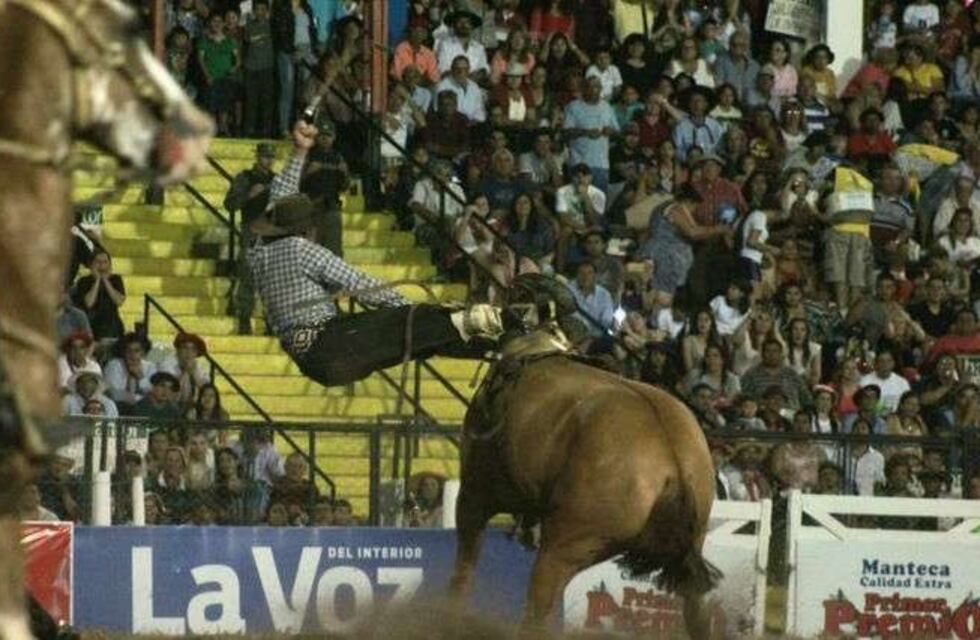 Jinete mendocino se accidentó en Jesús María y está internado