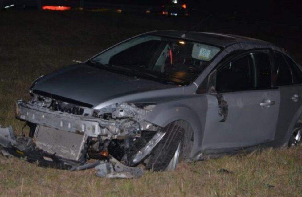 Dos muertos y tres heridos por un triple choque en la autopista Panamericana