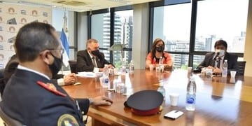 Legislatura: Jaldo recibió a los Bomberos Voluntarios de Alderetes\u002E (SECPT)