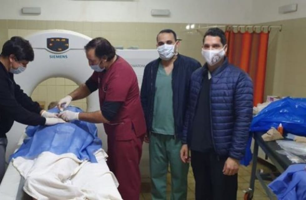 Realizaron la primera punción de cuerpo vertebral bajo guía topográfica en el SAMIC de Eldorado