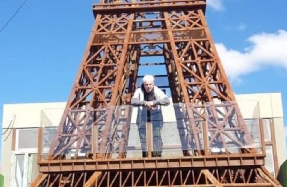 Construyó en Ituzaingó una réplica de la Torre Eiffel que tiene 16 metros de altura