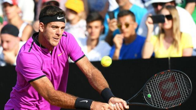 VW08 ROMA (ITALIA) 18/05/2017.- El tenista argentino Juan Martu00edn del Potro devuelve la pelota al japonu00e9s Kei Nishikori durante el partido de tercera ronda del torneo Masters 1.000 de Roma disputado en el Foro Itu00e1lico de Roma (Italia) hoy 18 de mayo de 2017. EFE/Claudio Onorati