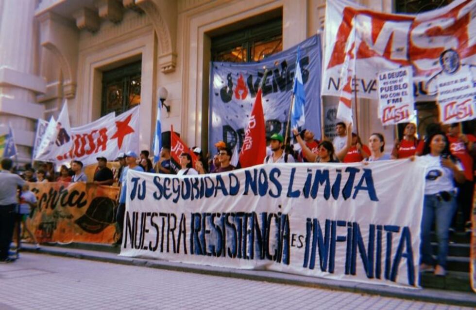 Rosario tuvo su Marcha de la Gorra con un fuerte llamado a la resistencia
