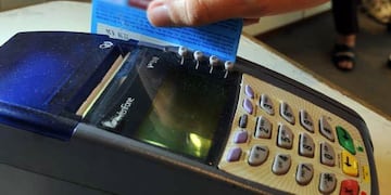 Mantienen la devolución de 5 puntos del IVA a las compras con débito