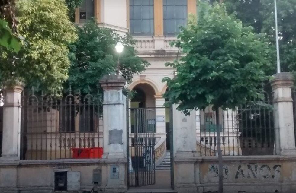 Denuncian por estafa a un joven que se quedó con el dinero de la graduación de sus compañeros