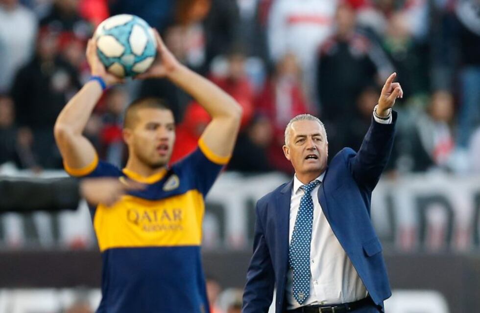 Boca analiza cuatro candidatos para reemplazar al DT Gustavo Alfaro