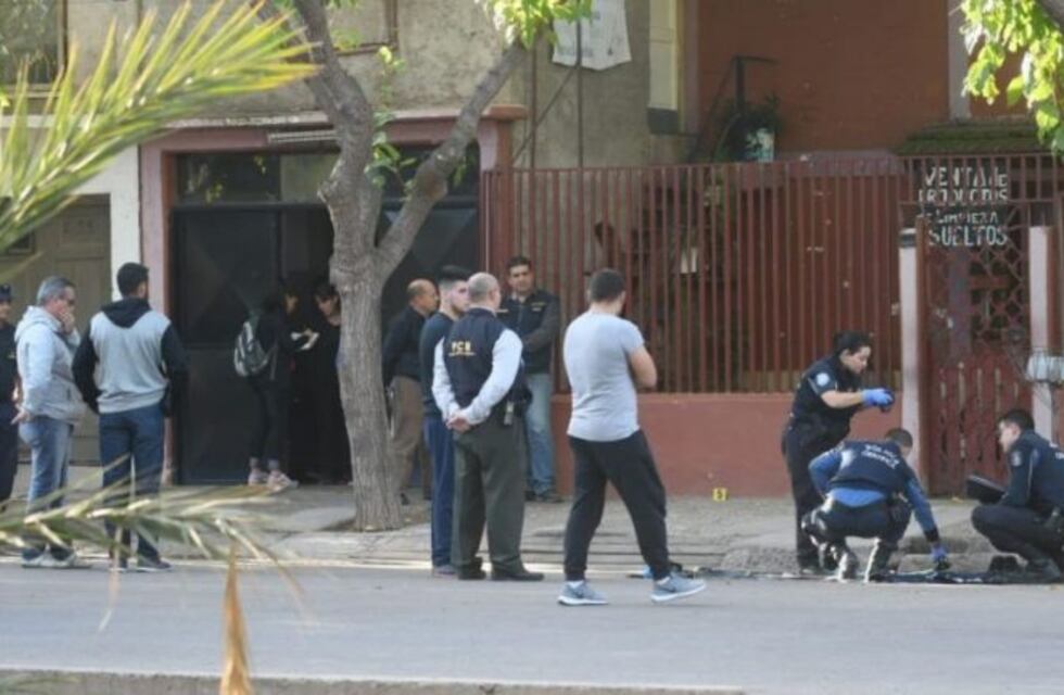 Mataron de dos balazos al hermano una policía en Mendoza