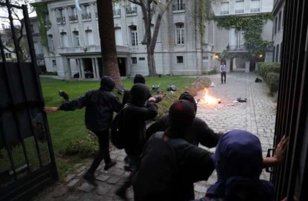 Bordón contó cómo fue el ataque a la Embajada argentina en Chile