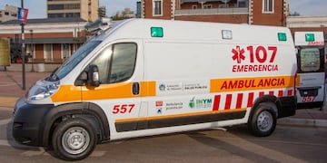 El INYM entregó una ambulancia de alta complejidad a la provincia