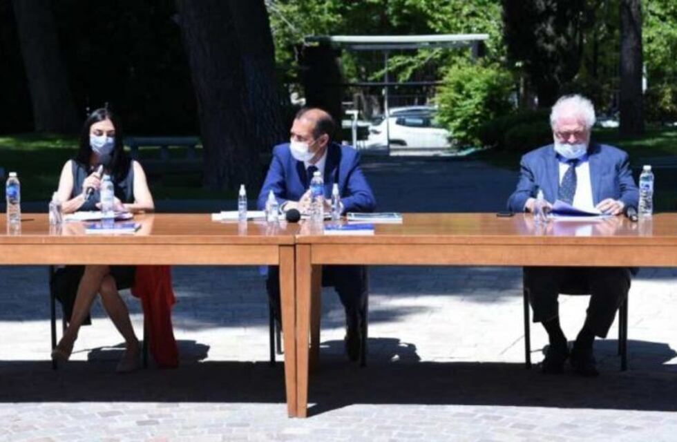 Ginés González García llegó a Neuquén y Río Negro para analizar la evolución de la pandemia