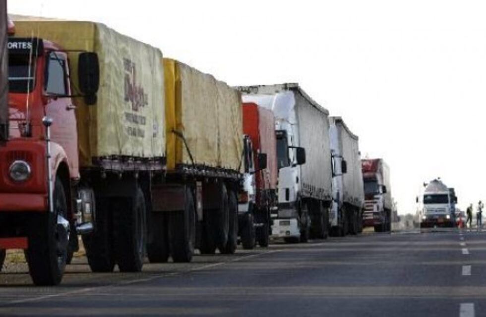 Por el fin de semana largo, los camiones no podrán transitar por las rutas este viernes entre las 18 y las 22