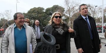 BUENOS AIRES 23/07/2015, ELISA CARRIO VISITO LA RURAL ESTE MEDIODIA.FOTO:DYN/LUCIANO THIEBERGER.rnPalermo 2015.Los fabricantes de fierros sufren el baju00f3n de ventas del sector, pero igual llevaron a la feria muchas novedades que vale la pena recorrer La ex