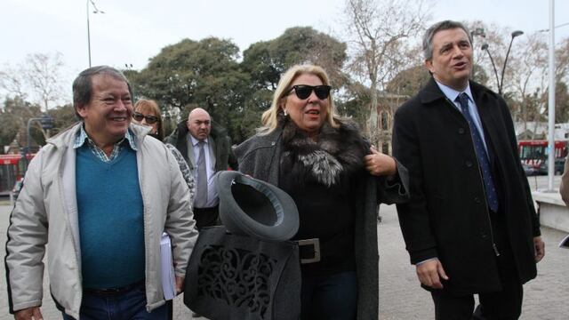 BUENOS AIRES 23/07/2015, ELISA CARRIO VISITO LA RURAL ESTE MEDIODIA.FOTO:DYN/LUCIANO THIEBERGER.rnPalermo 2015.Los fabricantes de fierros sufren el baju00f3n de ventas del sector, pero igual llevaron a la feria muchas novedades que vale la pena recorrer La ex