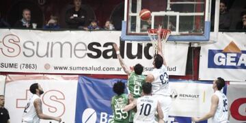 Los formoseños le arrebataron la localía a Atenas, y la serie se le puso cuesta arriba\u002E