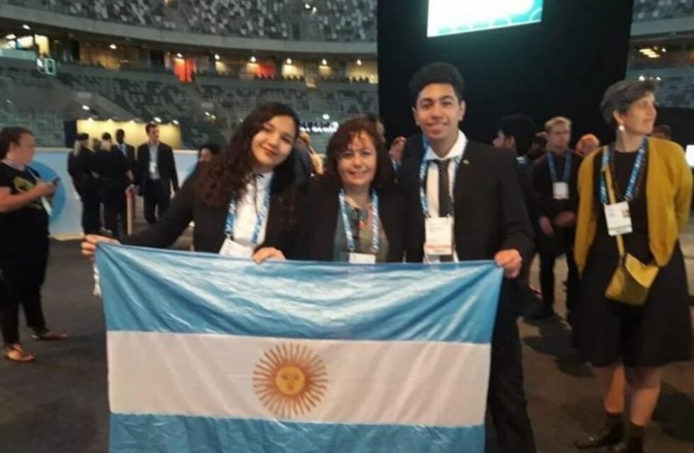 Dos estudiantes de Ituzaingó viajaron a Suecia para competir por el Premio Mundial del Agua