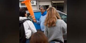 Empujones y amenazas rompieron con la calma de una manifestación pacífica en Rufino\u002E (Facebook)