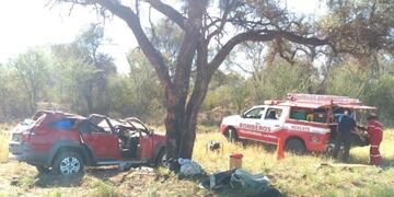 Automóvil volcó sobre ruta 38 y cinco personas resultaron con graves heridas