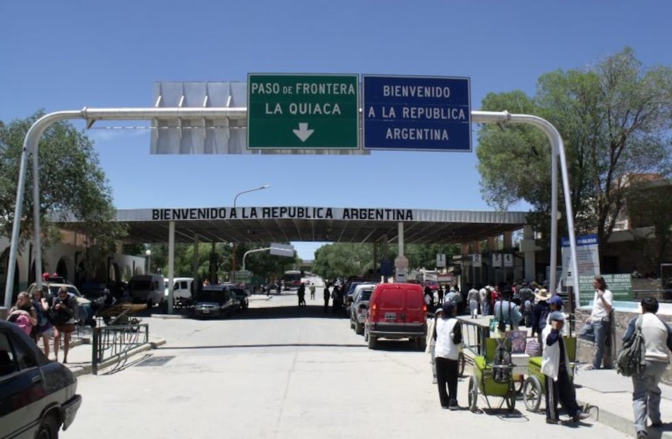 En La Quiaca "hasta el momento no hay refugiados, pero estamos atentos"