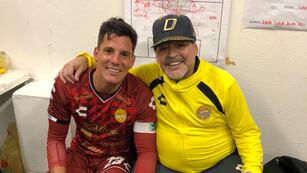 Gaspar Servio le hizo un particular homenaje a Diego Maradona