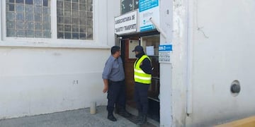 Delincuentes robaron equipamiento para hacer licencias de conducir en Bariloche