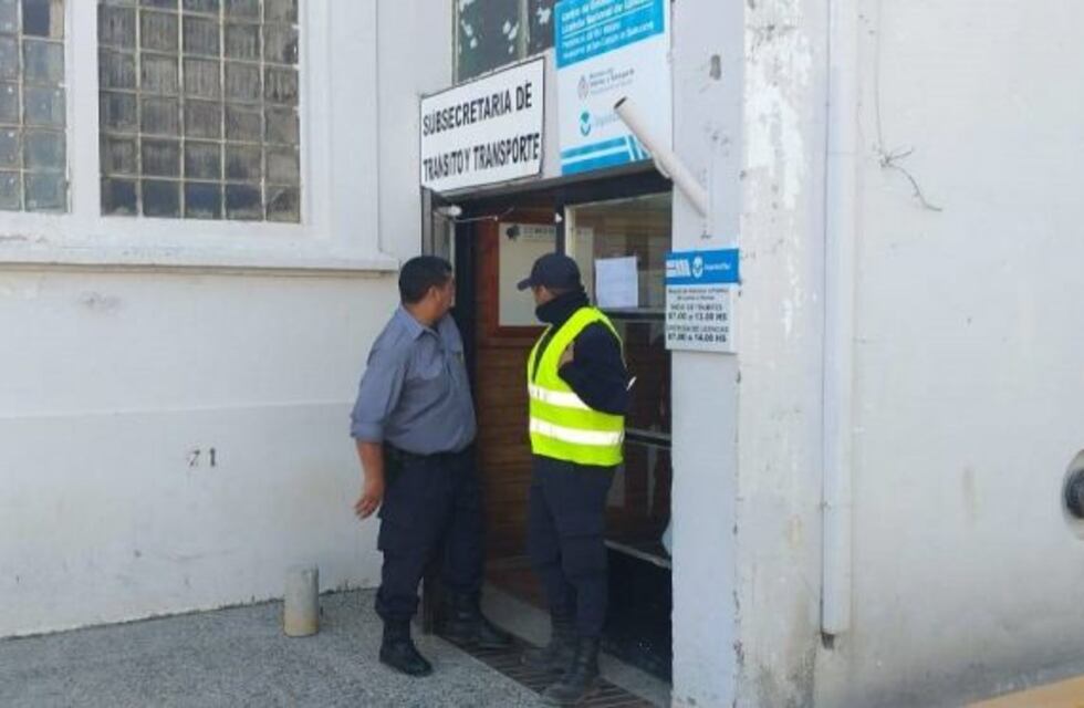 Delincuentes robaron equipamiento para hacer licencias de conducir en Bariloche