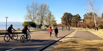 Costanera de Carlos Paz en invierno\u002E (Foto: VíaCarlosPaz)\u002E