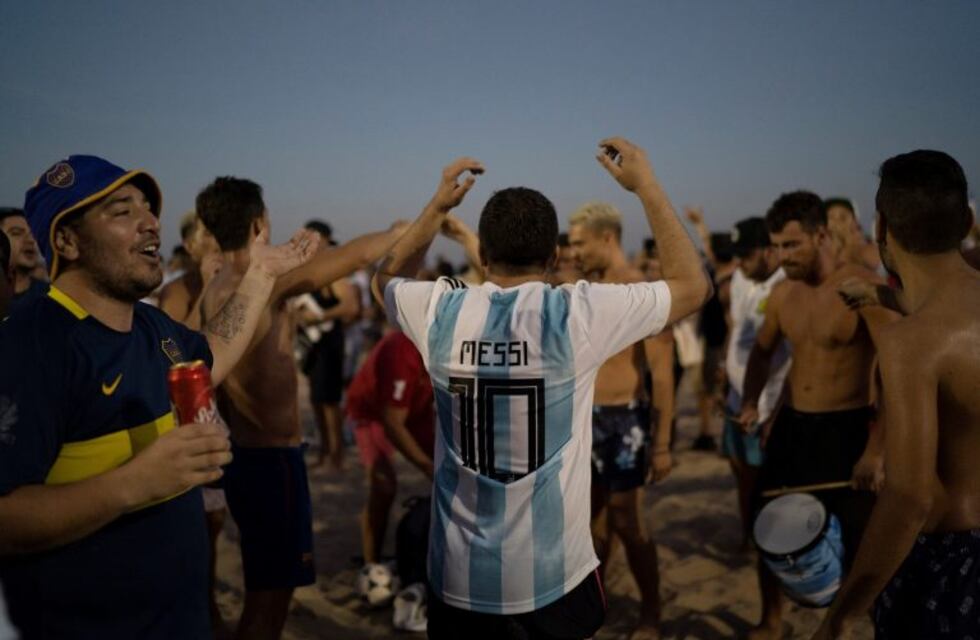 Gastó todos sus ahorros y viajó solo a Brasil para alentar a la Selección Argentina