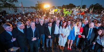 Cristina Kirchner y Alberto Fernández en La Pampa (Clarín)