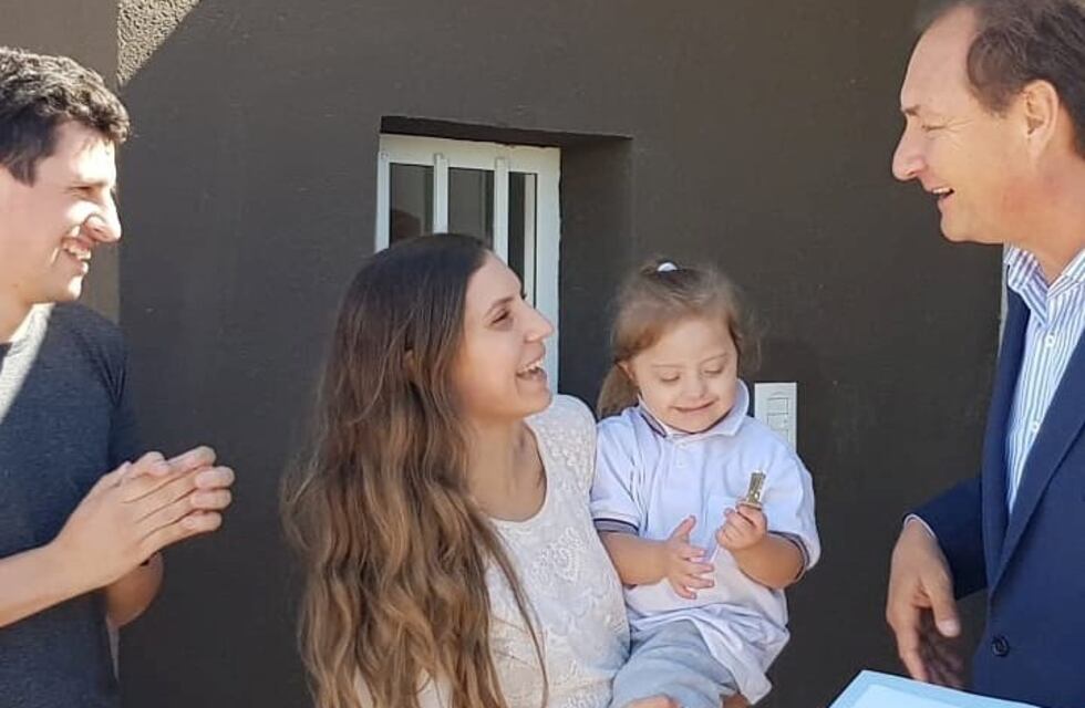 El PRO.MU.VI entregó dos nuevas viviendas