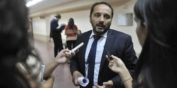 El fiscal Adrián Spelta fue suspendido por la Legislatura de Santa Fe por acordar prisión domiciliaria con un narco.