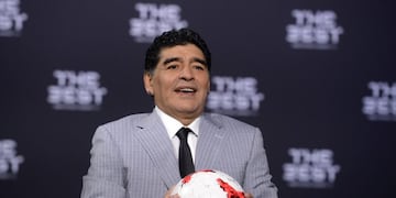 ARCHIVO - El ex futbolista argentino Diego Maradona el 09/01/2017 durante la gala del premio
