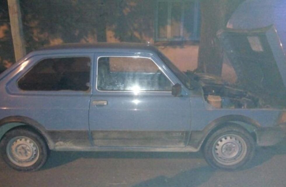 Un menor detenido por intentar robar autopartes