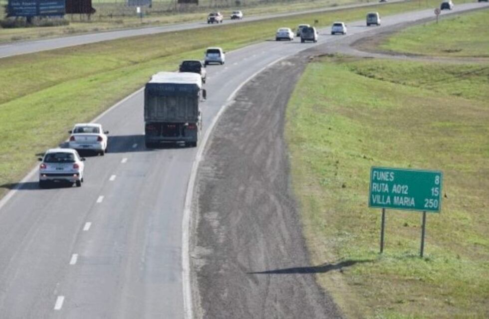 Atropelló y mató a un equino en la autopista a Córdoba y provocó otro siniestro