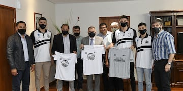 Osvaldo Jaldo recibió al plantel de Estudiantes